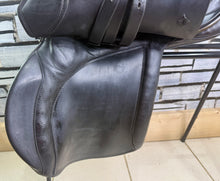 Load image into Gallery viewer, 18” Wide Ideal Apex GP Saddle - Black