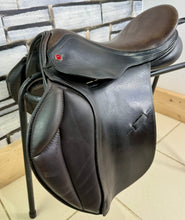 Load image into Gallery viewer, 16” Wide Albion Selecta Pony GP/Jump Saddle - Brown