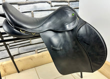 Load image into Gallery viewer, 17 1/2” Wide Ideal International Event Saddle - Black