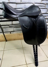 Load image into Gallery viewer, 17 1/2” MW-Wide Ideal Jessica Dressage Saddle - Black - Flocked