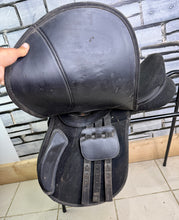 Load image into Gallery viewer, 17” Wide  HiLite Elite Cob Flexi GP Saddle - Black - Extra Wide