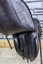 Load image into Gallery viewer, 17” MW Black Country WH/VSD Saddle - Dark Havana/Black