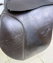 Load image into Gallery viewer, 17 1/2” MW/Fit 2 Lavinia Mitchell Jump Saddle - Brown