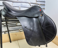Load image into Gallery viewer, 18” Narrow Albion K2 TB GP Saddle - Black
