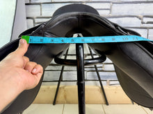 Load image into Gallery viewer, 17 1/2” XW Thorowgood Griffin Standard GP Saddle - Black