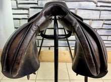 Load image into Gallery viewer, 17” MW Pariani Close Contact Jump Saddle - Brown