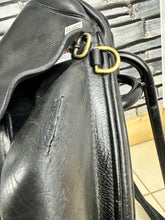 Load image into Gallery viewer, 17” MW Sue Carson Kestrel Monoflap Dressage Saddle - Black