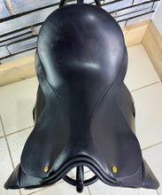 Load image into Gallery viewer, 17” MW Black Country WH/VSD Saddle - Dark Havana/Black