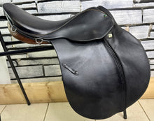 Load image into Gallery viewer, 18” 28 (MN) Stubben Siegfried C.S. Jump Saddle - Brown