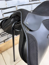 Load image into Gallery viewer, 16 1/2” Wide-XW Changeable Gullet Thorowgood Long Leg Pony GP Saddle -Black- Flocked