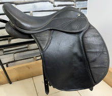 Load image into Gallery viewer, 17” Wide Thorowgood Griffin Cob GP Saddle -Black- Flat Tree - W