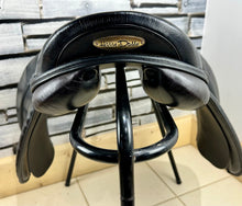 Load image into Gallery viewer, 16 1/2” XXW Harry Dabbs Cob WH Saddle - Black