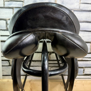 17 1/2” MW Ideal/Crown Toshina Dressage Saddle - Black