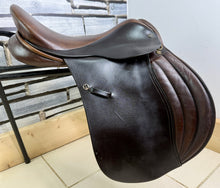 Load image into Gallery viewer, 17 1/2” Wide-XW Frank Baines Eclipse GP Saddle - Brown