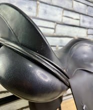 Load image into Gallery viewer, 18” Medium Albion SLK II Adjusta LH Dressage Saddle - Black