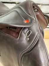 Load image into Gallery viewer, 16” M/Changeable Gullet Whitaker Barnsley Pony Jump Saddle - Brown