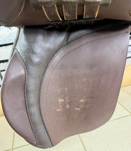 Load image into Gallery viewer, 17 1/2” MW Ideal VSD Saddle - Brown