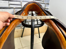 Load image into Gallery viewer, 16 1/2” MW Harry Dabbs Original AO Close Contact Jump Saddle - Brown