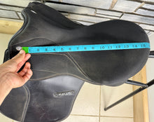 Load image into Gallery viewer, 16” Wide/Changeable Gullet Thorowgood Maxam Pony GP Saddle - Black