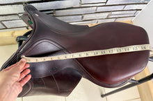 Load image into Gallery viewer, 17” MW Amerigo Vega Jump Saddle - Brown