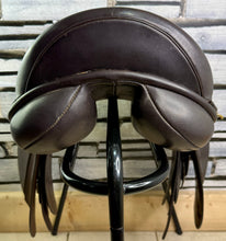Load image into Gallery viewer, 17 1/2” XW Ideal VSD H&amp;C Cob GP Saddle -Brown- Point &amp; Balance Straps