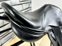 Load image into Gallery viewer, 16 1/2” Wide  Kentaur Eventer I Monoflap Jump/XC Saddle - Black