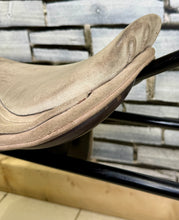 Load image into Gallery viewer, 16 1/2” MW Orion/Ideal Show Saddle - Brown - Reverse Hide - Close Contact