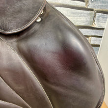 Load image into Gallery viewer, 17” MW Voltaire Lexington Monoflap Jump Saddle -2021- Brown
