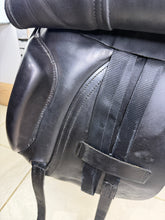 Load image into Gallery viewer, 17 1/2” MW-Wide Albion Legend K2 Dressage Saddle - Black