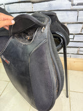 Load image into Gallery viewer, 17” Wide  HiLite Elite Cob Flexi GP Saddle - Black - Extra Wide