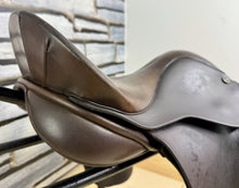 Load image into Gallery viewer, 16 1/2” MW-Wide Dever GP Saddle - Brown