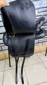 17” Wide Trapezius Panel Long Strap Saddle - Black