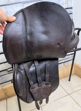 Load image into Gallery viewer, 17 1/2” Wide Lovatt &amp; Rickets Sylvan English GP Saddle - Brown - Arabian Saddle Company