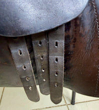 Load image into Gallery viewer, 17” Wide Farrington/Shires GP Saddle - Brown