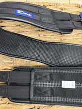 Load image into Gallery viewer, 58”/145cm Dever Waffle Elasticated Atherstone Girth - Black