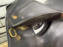 Load image into Gallery viewer, 16 1/2” XW/Changeable Gullet Wintec Wide Cob GP Saddle - Black - Flocked - 4 Strap