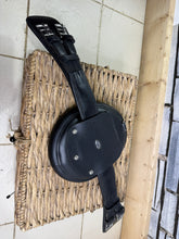 Load image into Gallery viewer, S/H 75cm/30” Prestige Doughnut RP Leather Girth - Black