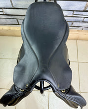 Load image into Gallery viewer, 17 1/2” Medium Henri De Rivel Jump Saddle - Black