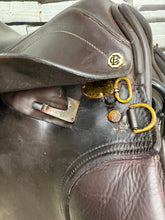 Load image into Gallery viewer, 17 1/2” Wide Barnsby GP Saddle - Brown