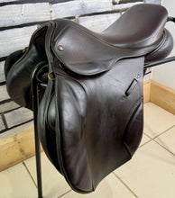 Load image into Gallery viewer, 17” MW Jeffries Falcon One GP/Jump/Event Saddle - Brown - Square Cantle