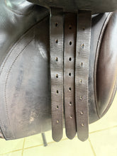 Load image into Gallery viewer, 18” MN Oakfield Hunt/Jump Saddle - Brown