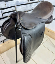 Load image into Gallery viewer, 16 1/2” MW Minster English Saddlery GP Saddle - Brown