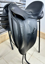 Load image into Gallery viewer, 17 1/2” Medium Ideal Suzannah Dressage Saddle - Black
