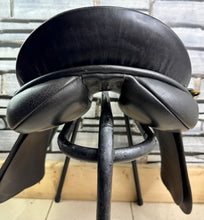 Load image into Gallery viewer, 17 1/2” Medium Jeffries Falcon Event GP Saddle - Black