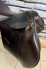 Load image into Gallery viewer, 17 1/2” Wide Albion K2 Adjusta GP Saddle - Brown