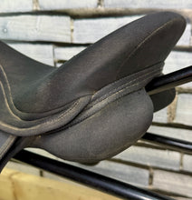 Load image into Gallery viewer, 16” Wide/Changeable Gullet Thorowgood Maxam Pony GP Saddle - Black