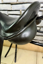 Load image into Gallery viewer, 18” MW Ideal Suzannah Dressage Saddle - Black