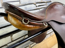 Load image into Gallery viewer, 17 1/2” C (MW) Stubben Siegfried II Jump Saddle - Brown