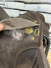 Load image into Gallery viewer, 15 1/2” MW/Changeable Gullet Wintec Pony GP Saddle - Brown