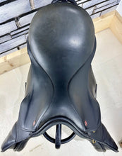 Load image into Gallery viewer, 17” Medium Jeffries Falcon English Event GP Saddle - Black